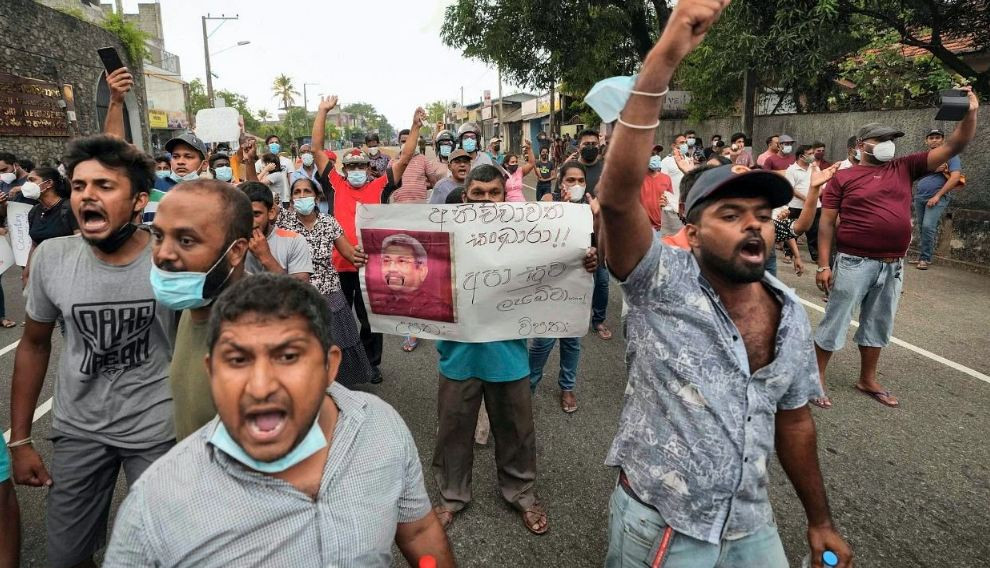 श्रीलङ्कामा राष्ट्रिय सङ्कटकाल हट्यो, सरकार नै अल्पमतमा
